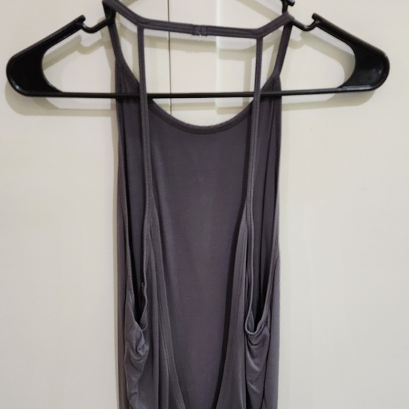 Set of 2 ladies work out tanks - Picture 4 of 5